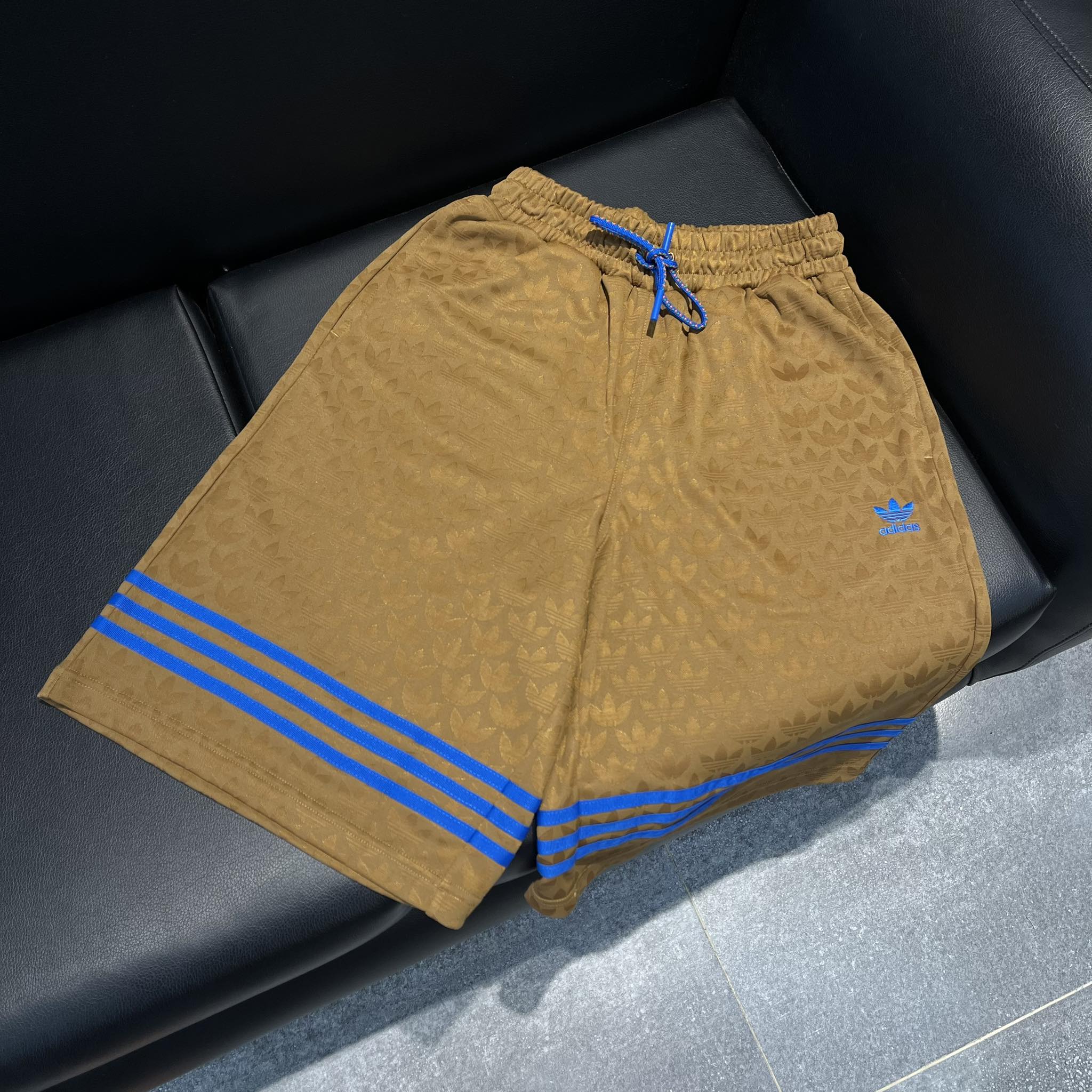 Quần short chính hãng adidas "adicolor 70s bb monogram shorts" shop xám store