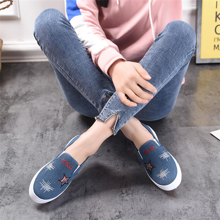 Giày lười nữ vải jean đế cao su mềm, cao 2cm