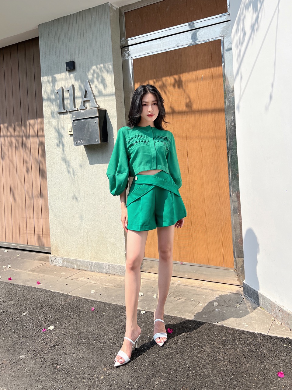 Coco sin - quần short xanh đính nút