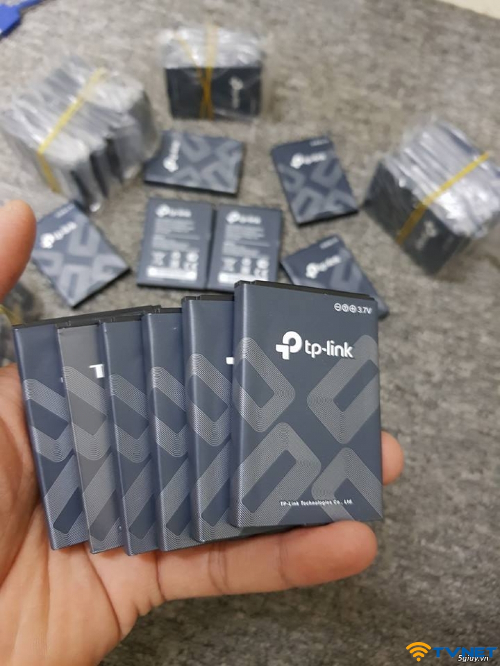 Pin tp-link m7350 ver 5 tbl-71a2000 dung lượng 2000mah. pin mới 100% - bảo hành 1 đổi 1