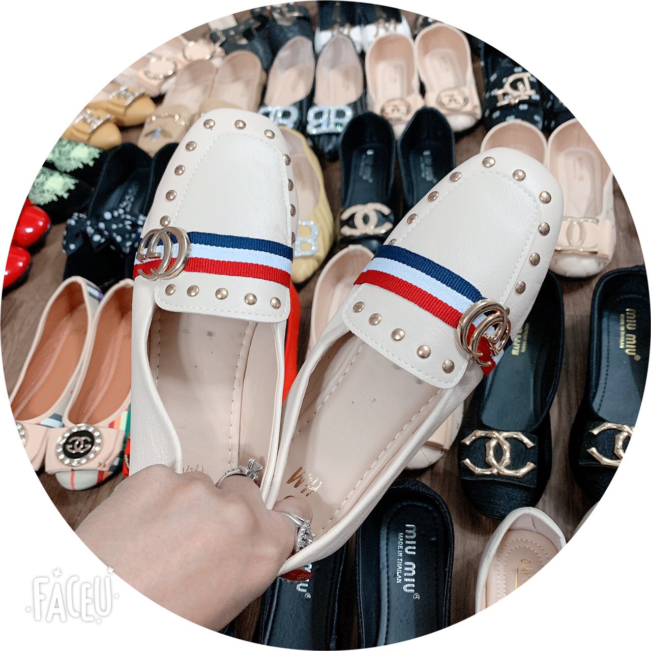 Búp bê mũi vuông quai ngang Gucci