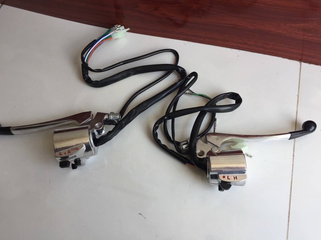 cùm tay côn và tay thắng honda 67-cd-Md có nút đề và nút pha cos