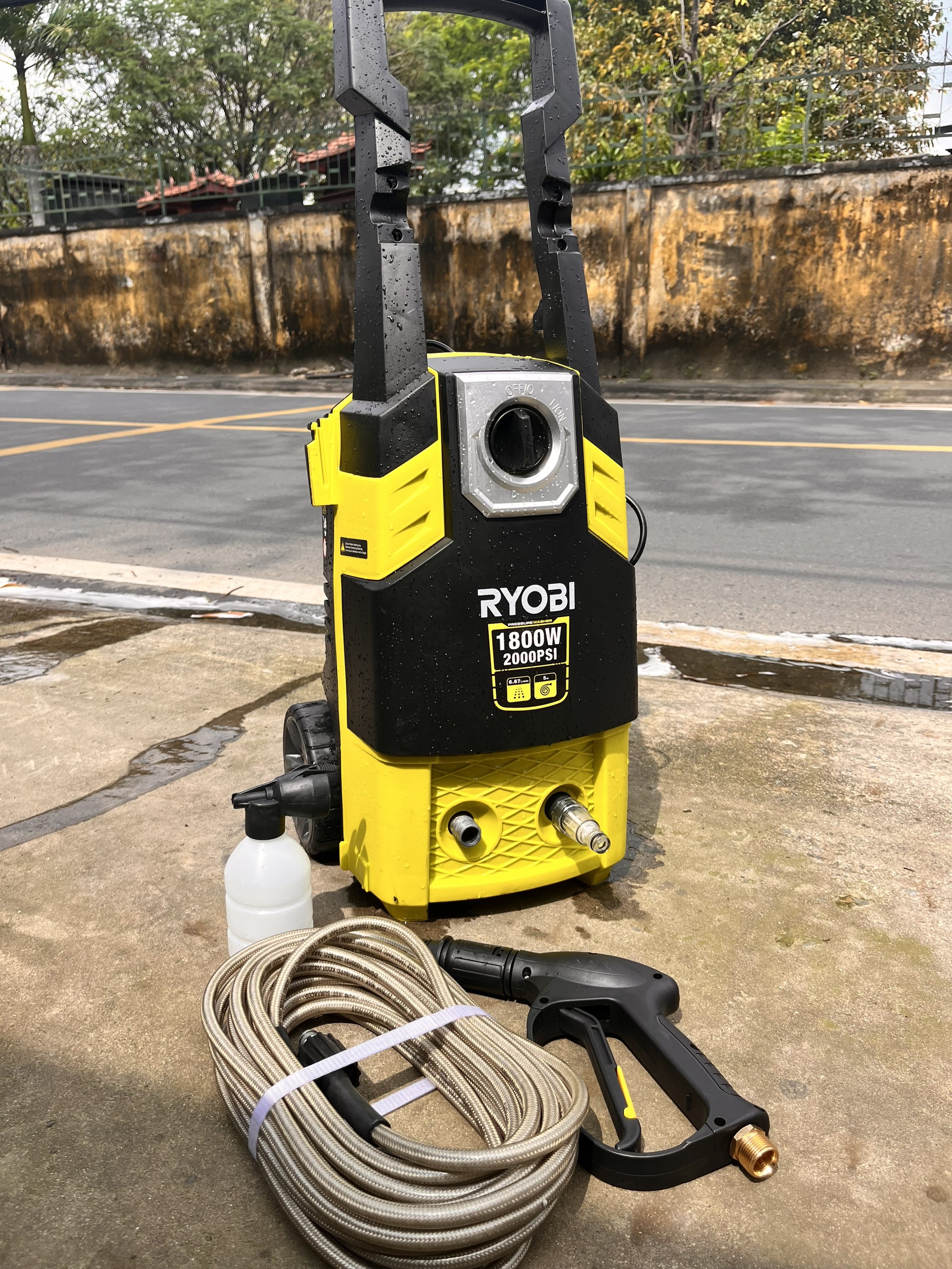 Rửa xe ryobi 1800w súng ngắn dây 10m