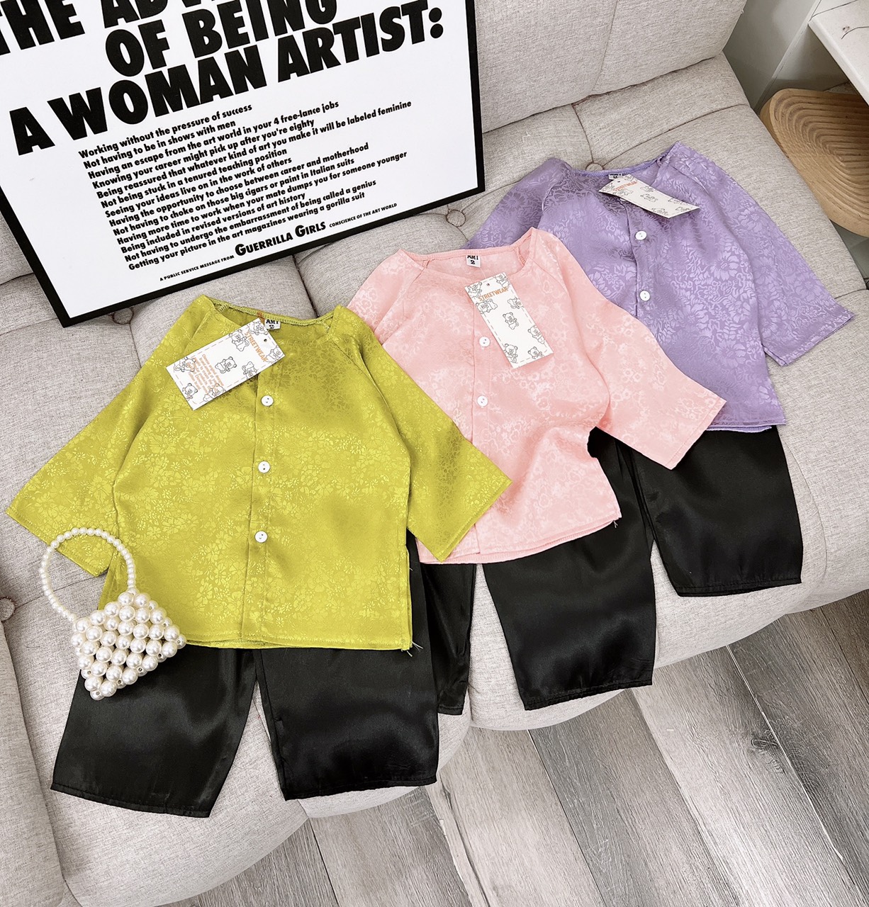 Bộ bà ba gấm lụa in hoa chìm cho bé gái 8-20kg