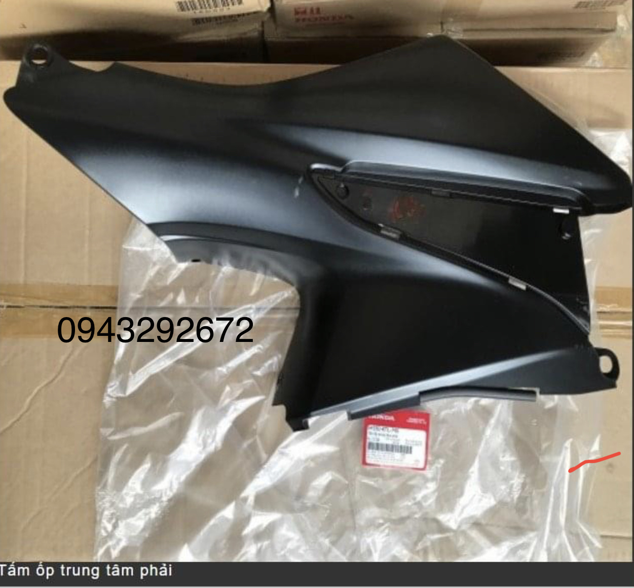 Ốp trung tâm phải rs 100, wave 100 honda