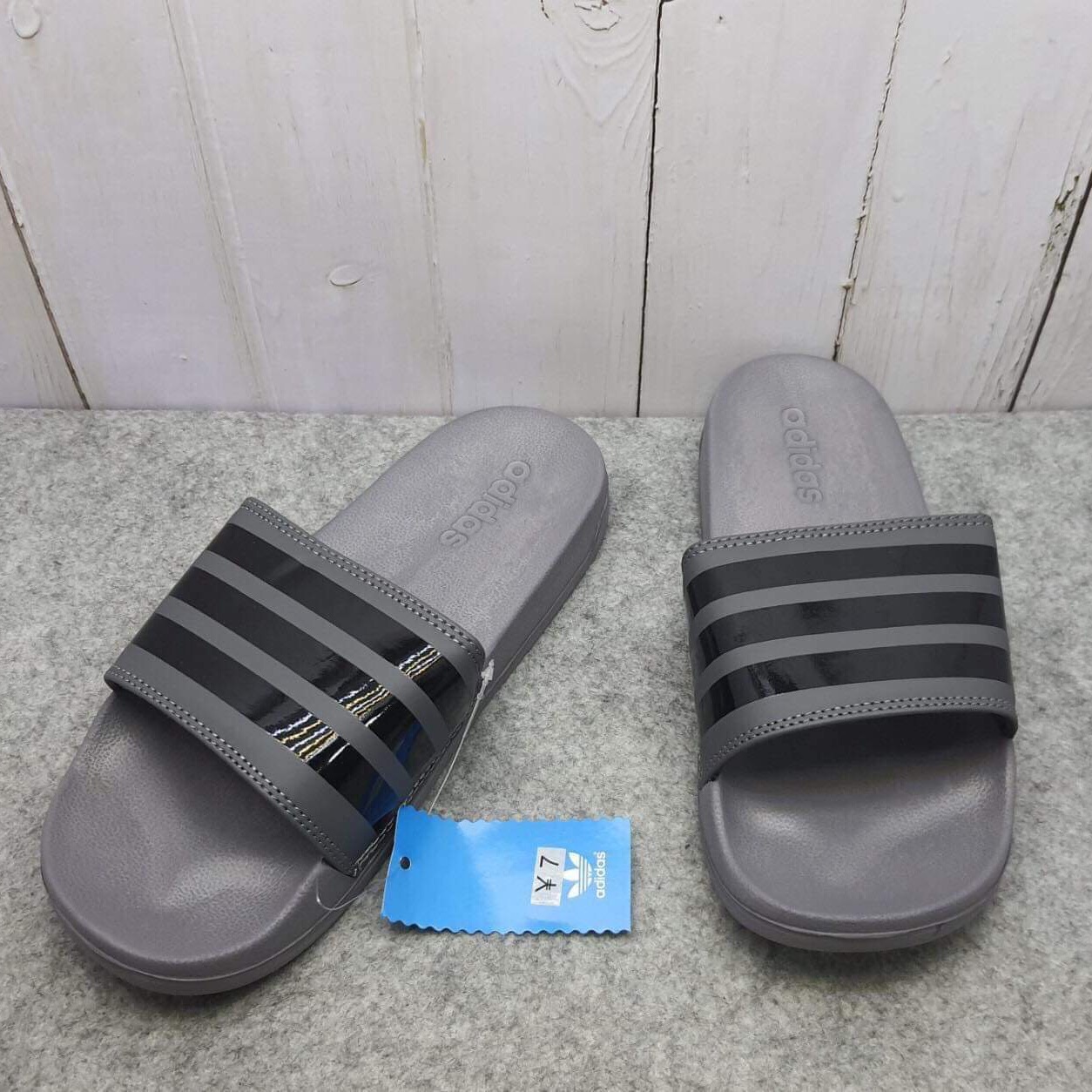 Dép nam Adidas xám sọc