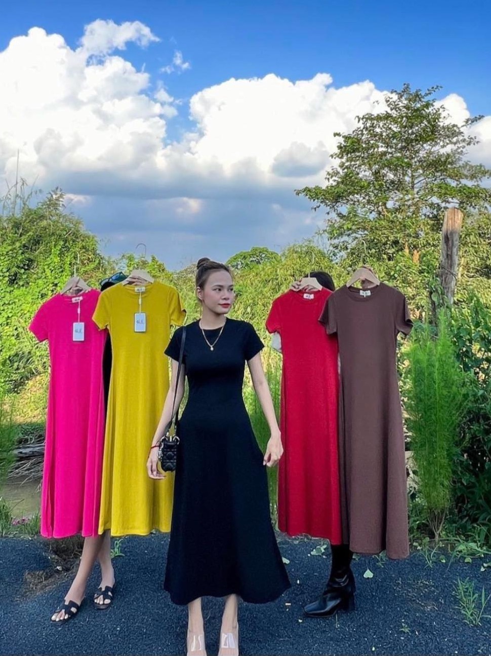 Đầm body nữ tay ngắn dáng xoè xẻ tà cách điệu Đầm ôm body tay ngắn xẻ tà mã hottrend xinh xắn