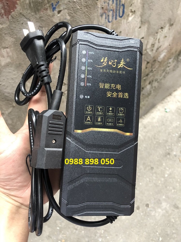 SẠC 48V 12AH CHO XE ĐẠP ĐIỆN HONDA DÙNG 4 BÌNH ACQUY chân chụp rỗng