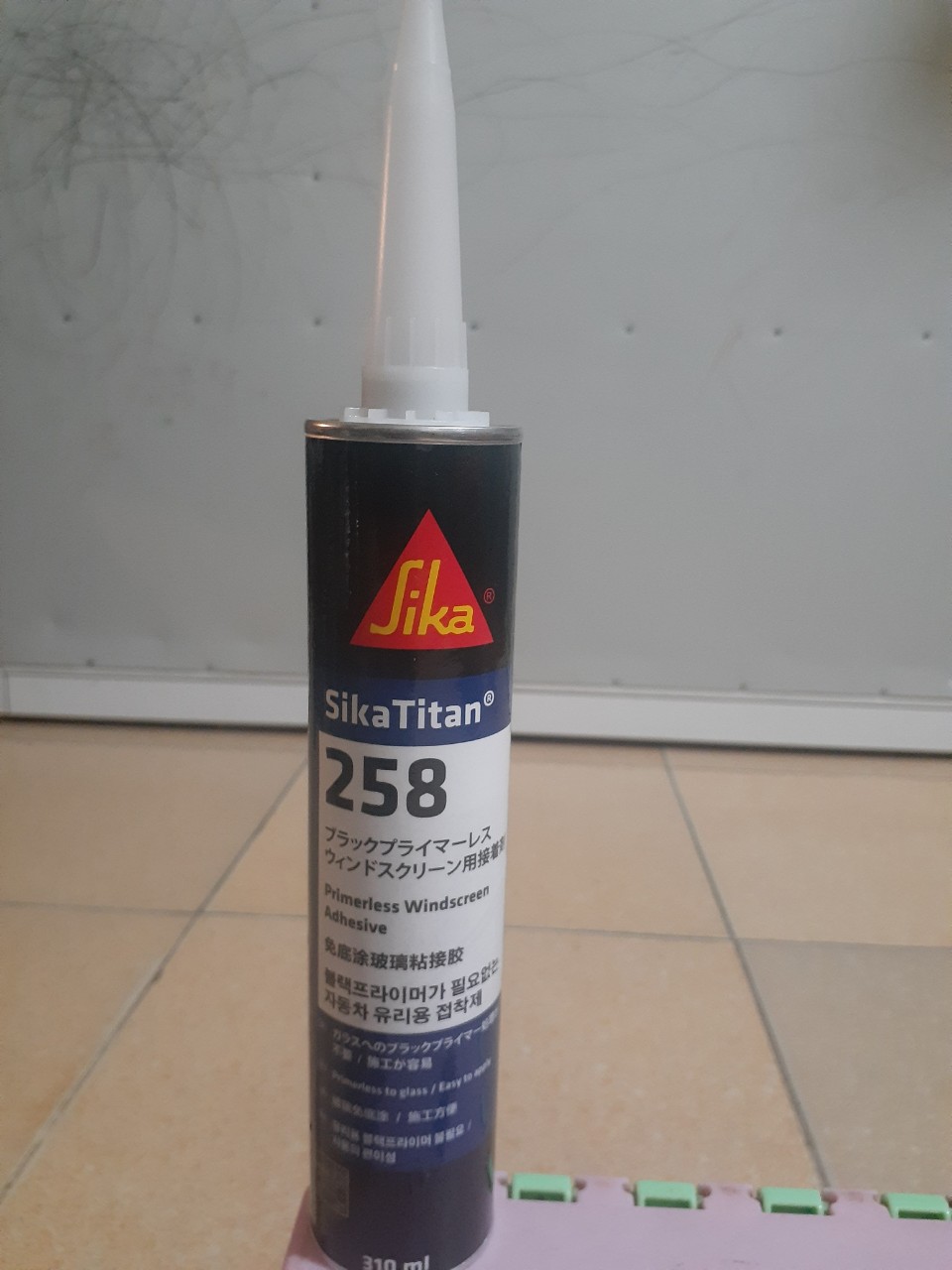 SIKA TITAN 258 310ml -  KEO DÁN KÍNH Ô TÔ (ĐEN)