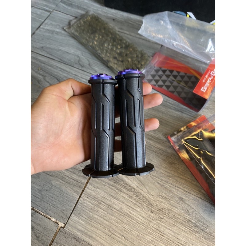 Cặp bao tay daytona luôn gù titan gắn mọi dòng xe