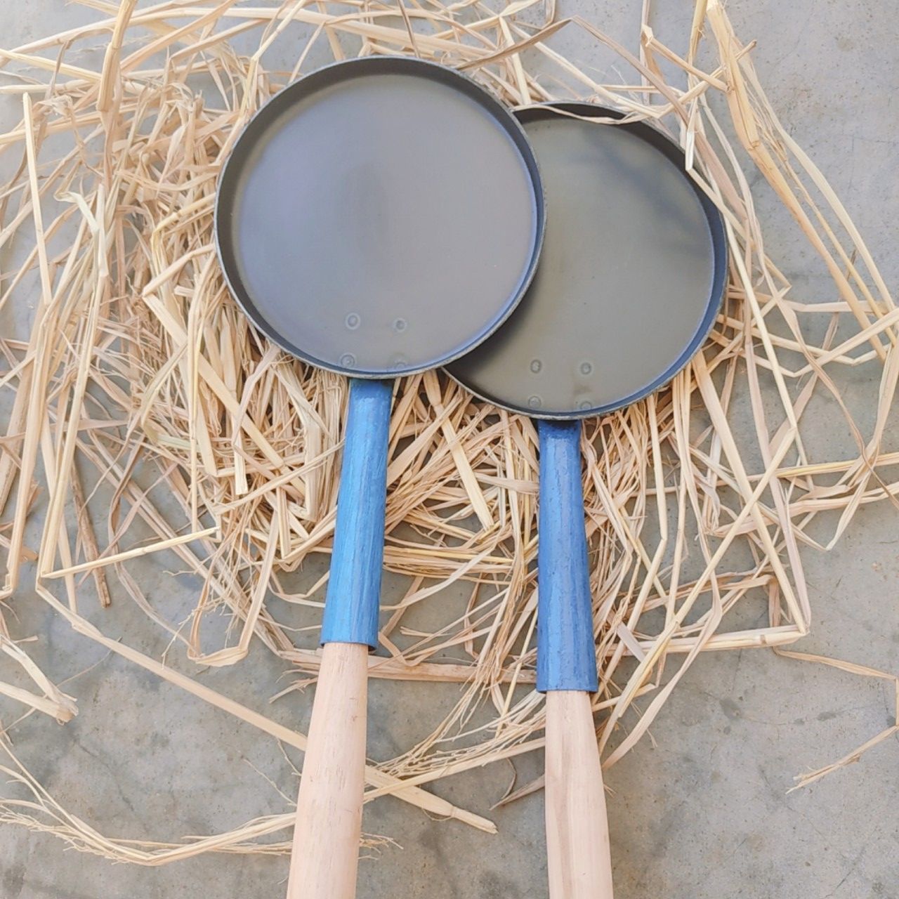 [TẶNG CÁN GỖ] Combo 2 khuôn đúc bánh xèo miền trung có tay cầm đường kính 15cm loại dày, xịn - GIÒN BÁNH KHÔNG DÍNH- Đồ thủ công xứ Nẫu - [Ảnh thật]