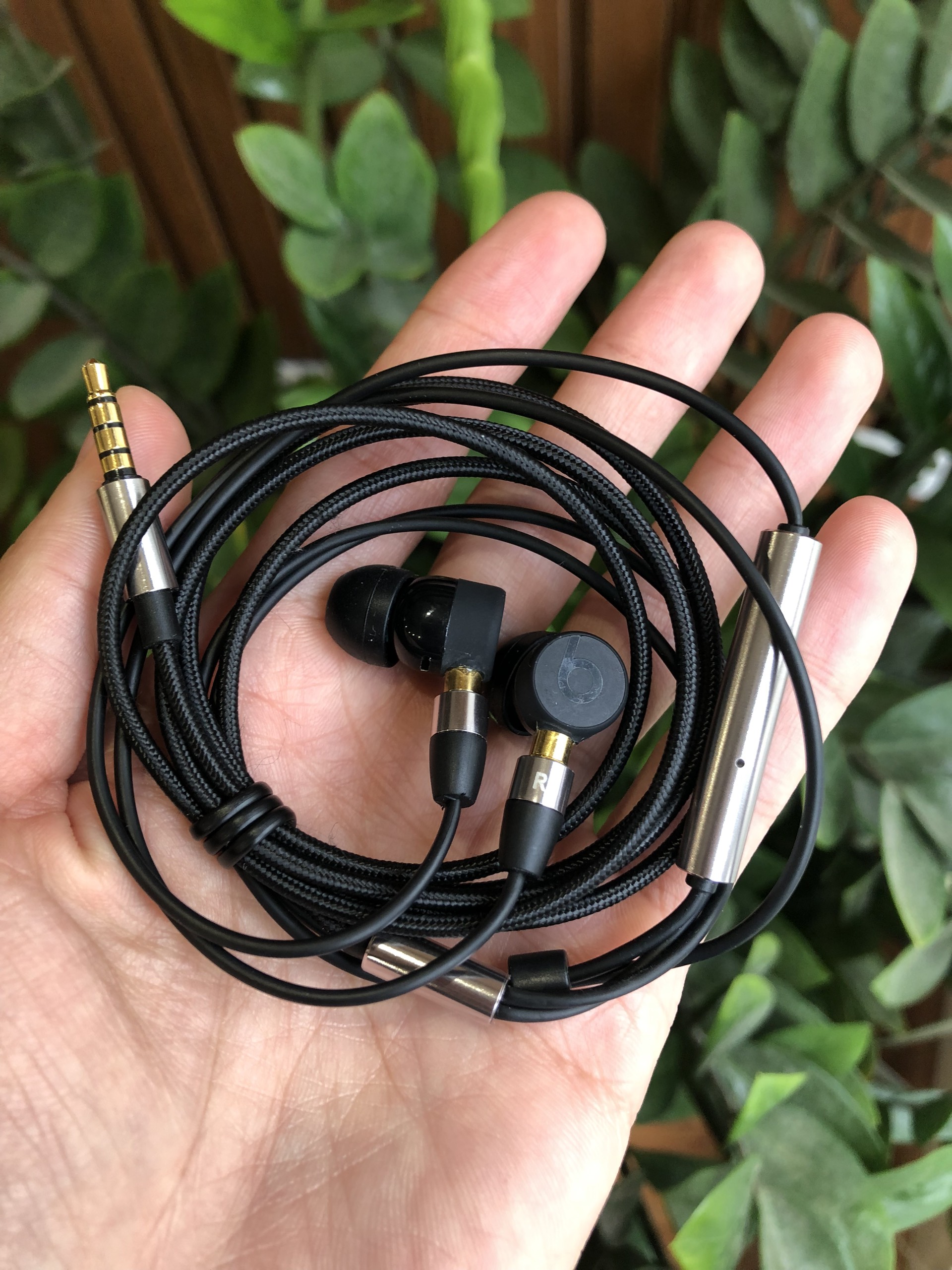 Bộ tai nghe u béet, u bíit chế mmcx cực hay
