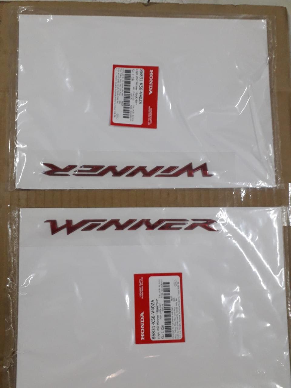 Cặp tem chữ Winner 150 hãng zin Honda.