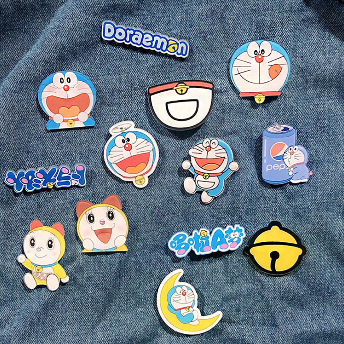Huy hiệu ghim pin cài áo ba lô đô rê mon 3cm 4cm