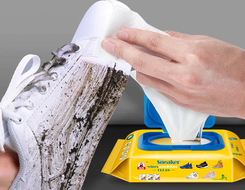 Khăn giấy ướt lau giày , dép siêu sạch sneaker