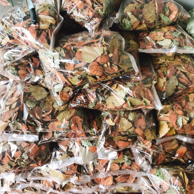 Lá tắm Dao đỏ 1 bịch 1 kg tắm và xông cho PN sau sinh GT030