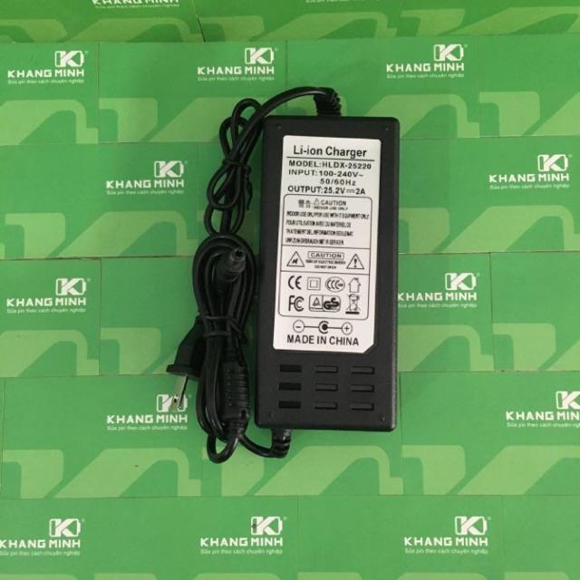 Sạc 6s 25.2v 2a chuyên sạc pin Li-ion 6S 24V có đèn báo đầy.