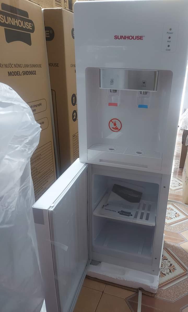 Cây nước nóng lạnh SUNHOUSE SHD9602. Đảm bảo hàng chuẩn, mới tinh, nguyên đai, nguyên kiện, bảo hành 12 tháng tại nhà