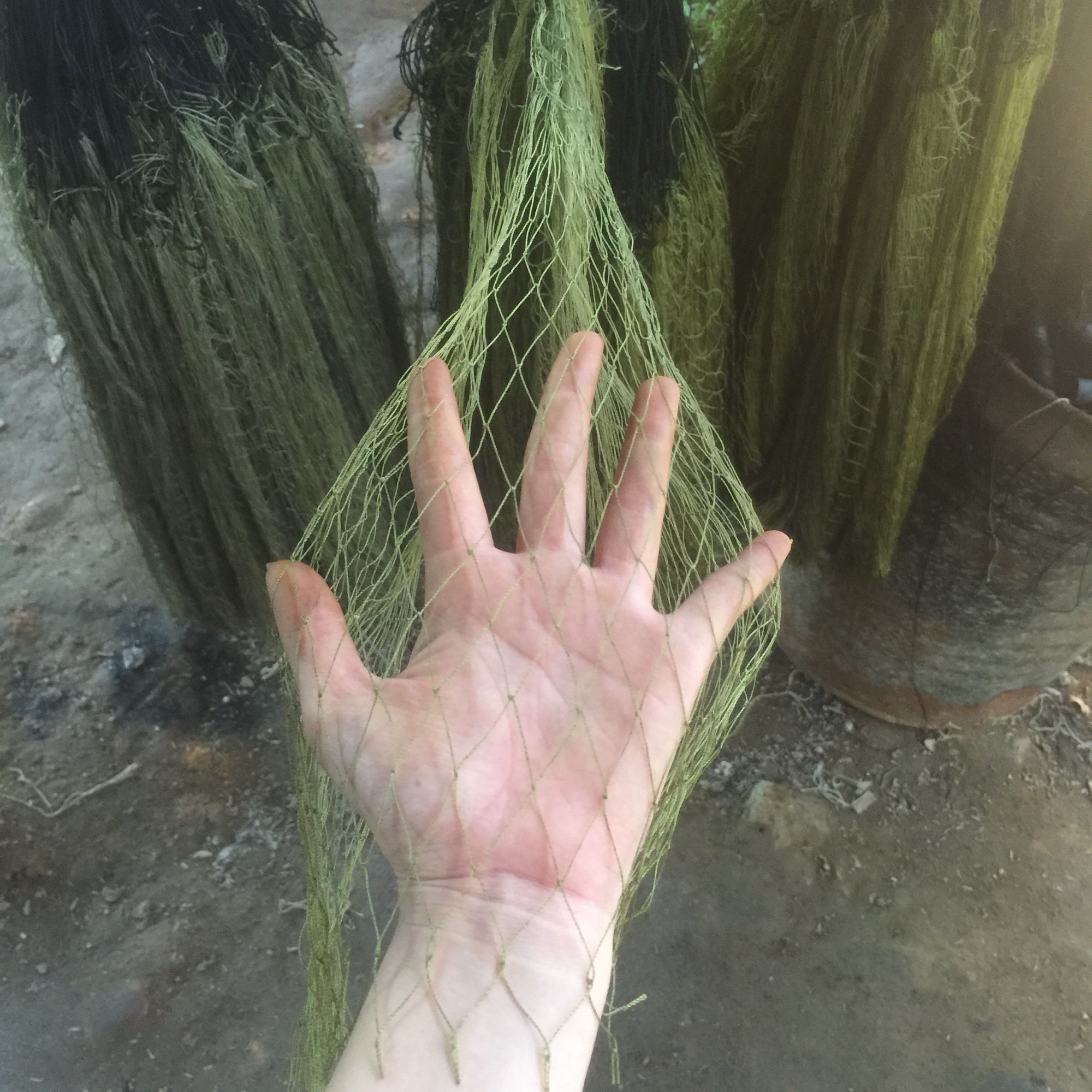 Tổng 100m lưới rắn 4p màu cỏ khô bẫy tất cả các loại rắn từ 0.5 Lạng đổ lên lưới chuẩn thái siêu dai ,chiều cao 50cm .một tay dài 10m ,lưới đã thắt chống gió đầy đủ !