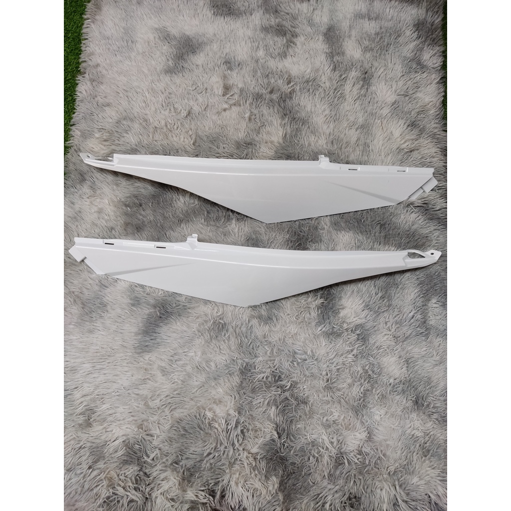 Ốp hông, ốp sườn, bụng sau trắng raider fi - satria fi f150