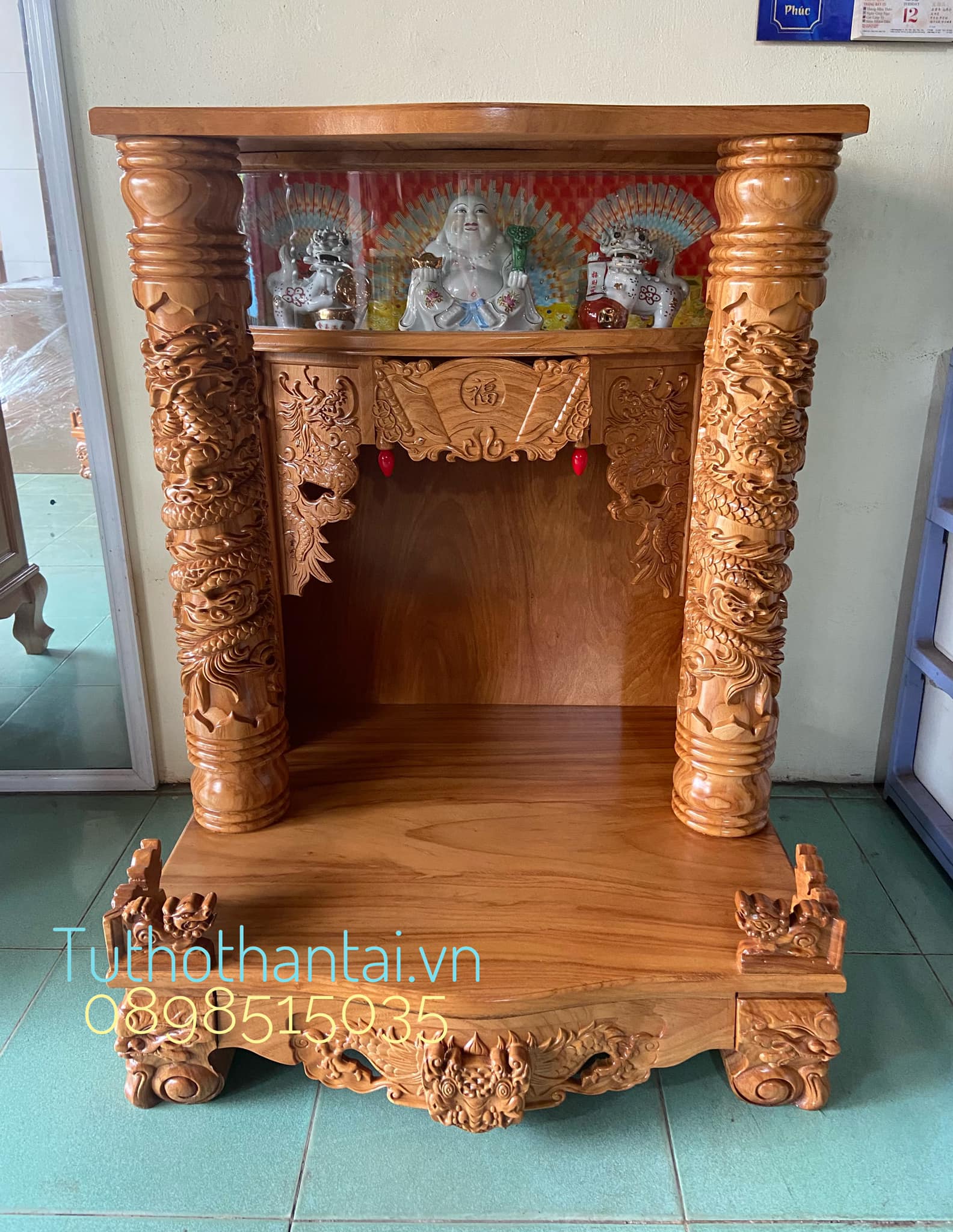Bàn thờ thần tài ông địa gỗ gõ đỏ, có hộp đèn 80 x 107cm, cột 12cm