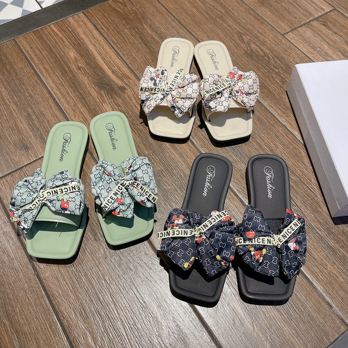 [HCM]Dép quai ngang nữ dép lê nữ thêu chữ siêu đẹp đi mưa thoải mái