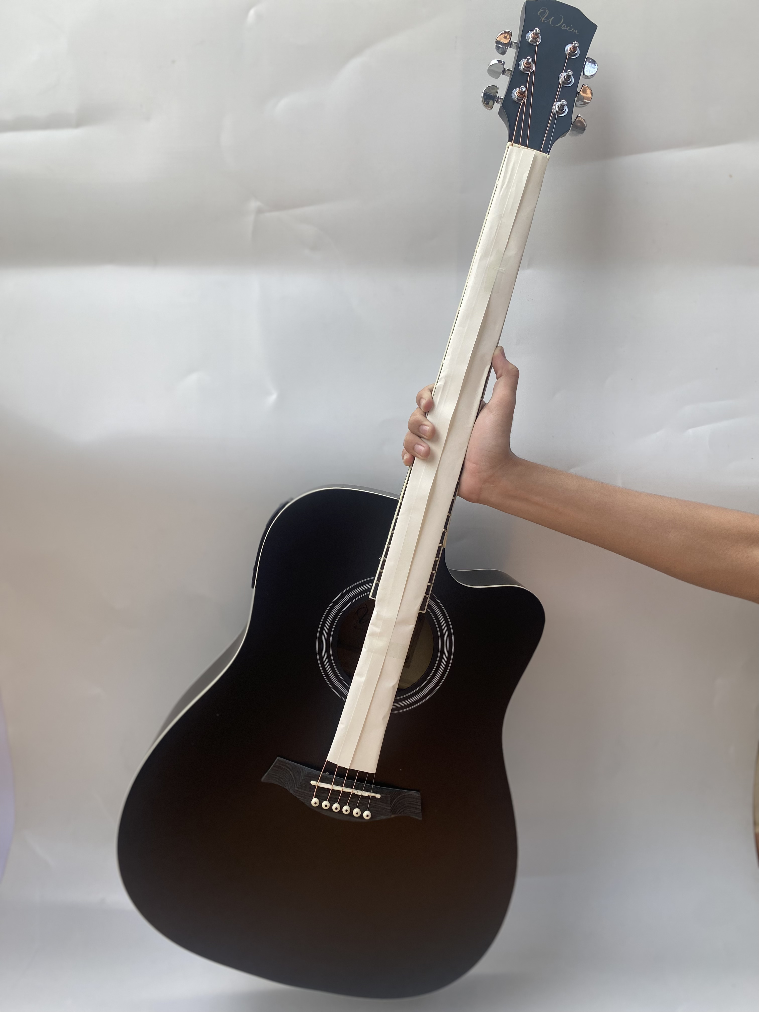 Đàn guitar acoustic có ty và gắn eq lc-5 size 40 inch