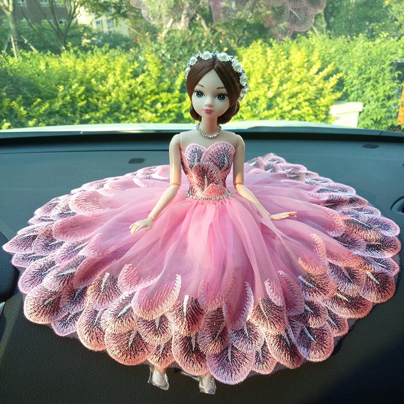 Búp bê trang trí xe hơi xinh xắn và đáng yêu