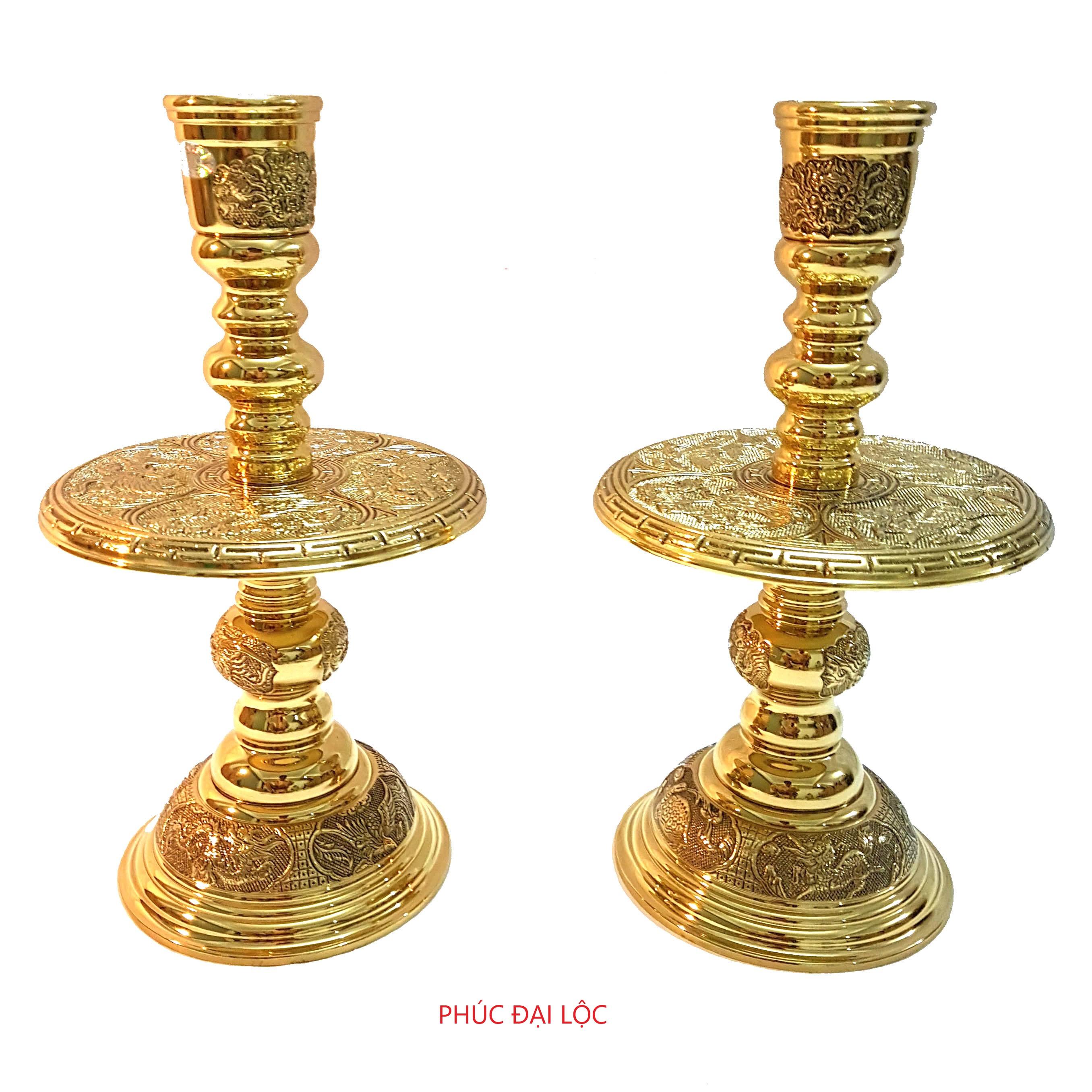Đôi chân nến Vĩnh Tiến số 3 (VT3) cao 40 cm nặng 4,5 kg màu vàng sáng bóng