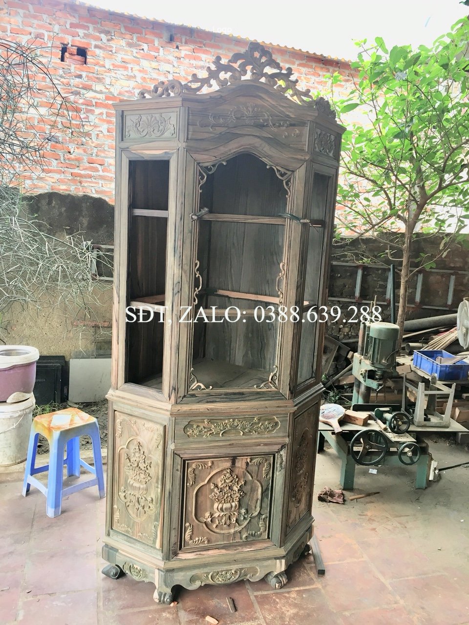 Tủ Rượu Góc Gỗ Mun Lào .
