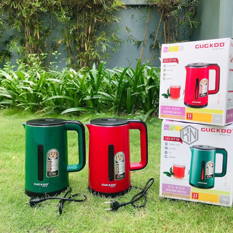 Ấm đun nước siêu tốc cuckoo st19 2.5 lít công suất lớn 1500w , lõi inox 304 , vỏ 2 lớp chống bỏng có đèn báo thiết kế siêu đẹp