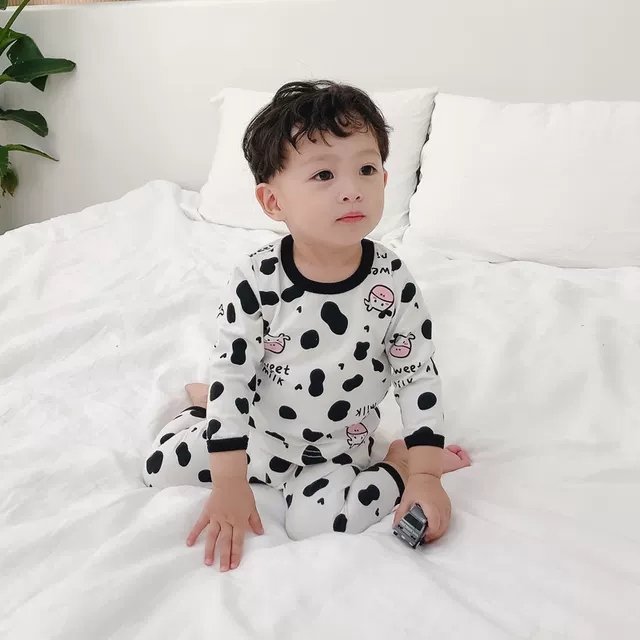 Set Bộ Trẻ Em in Phối Màu Con Bò Sữa Kèm Sweet Milk Siêu Dễ Thương