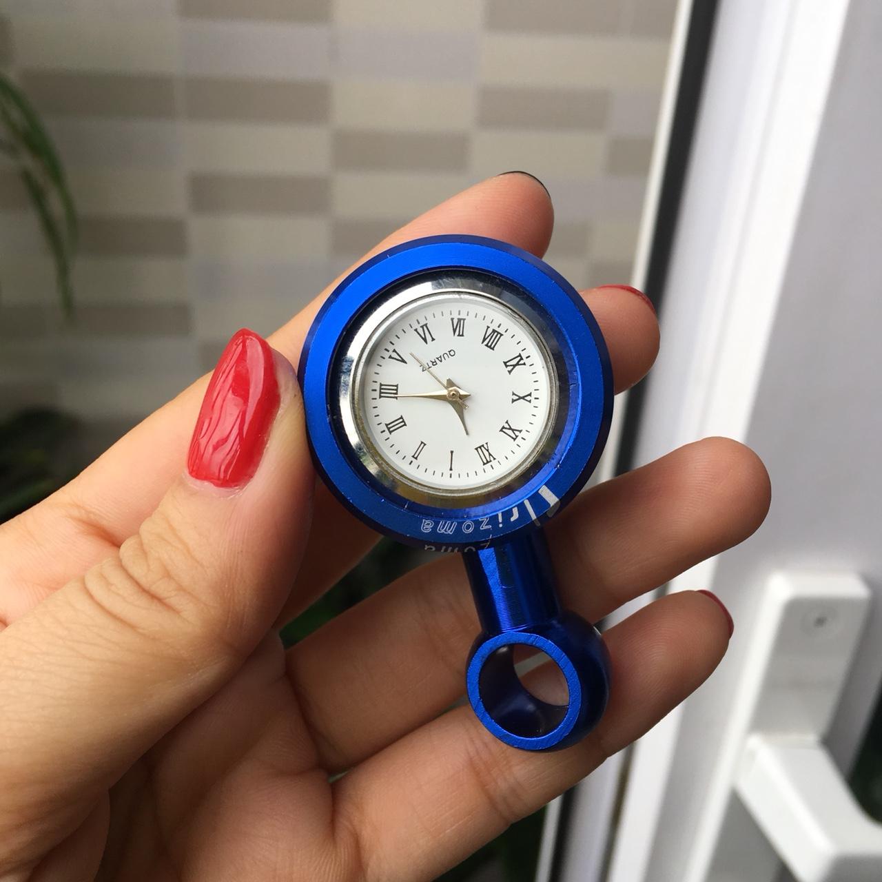 Đồng hồ mini gắn xe máy CNC- màu ngẫu nhiên