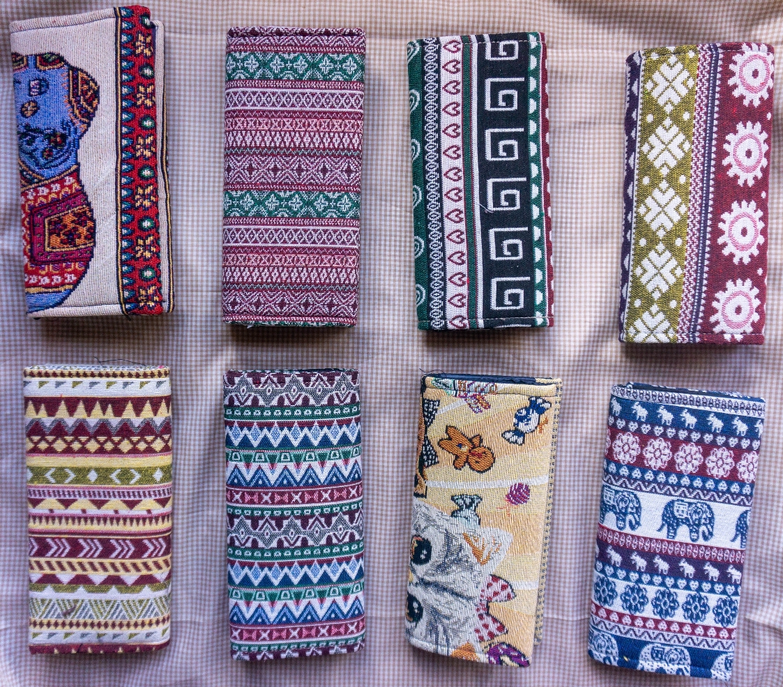 Ví dài cầm tay nữ thổ cẩm