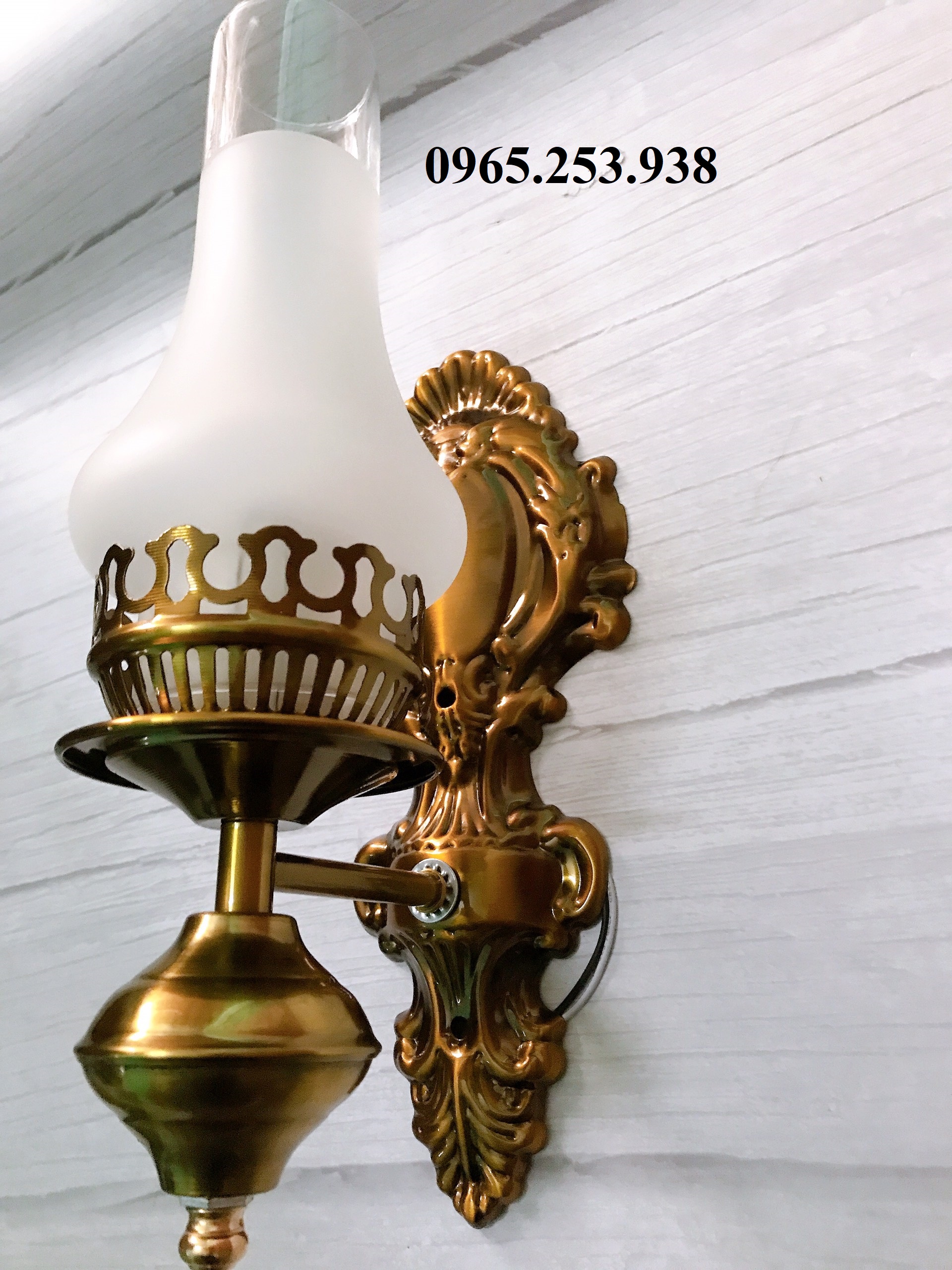 Đèn thờ led gắn tường hiện đại, sang trọng