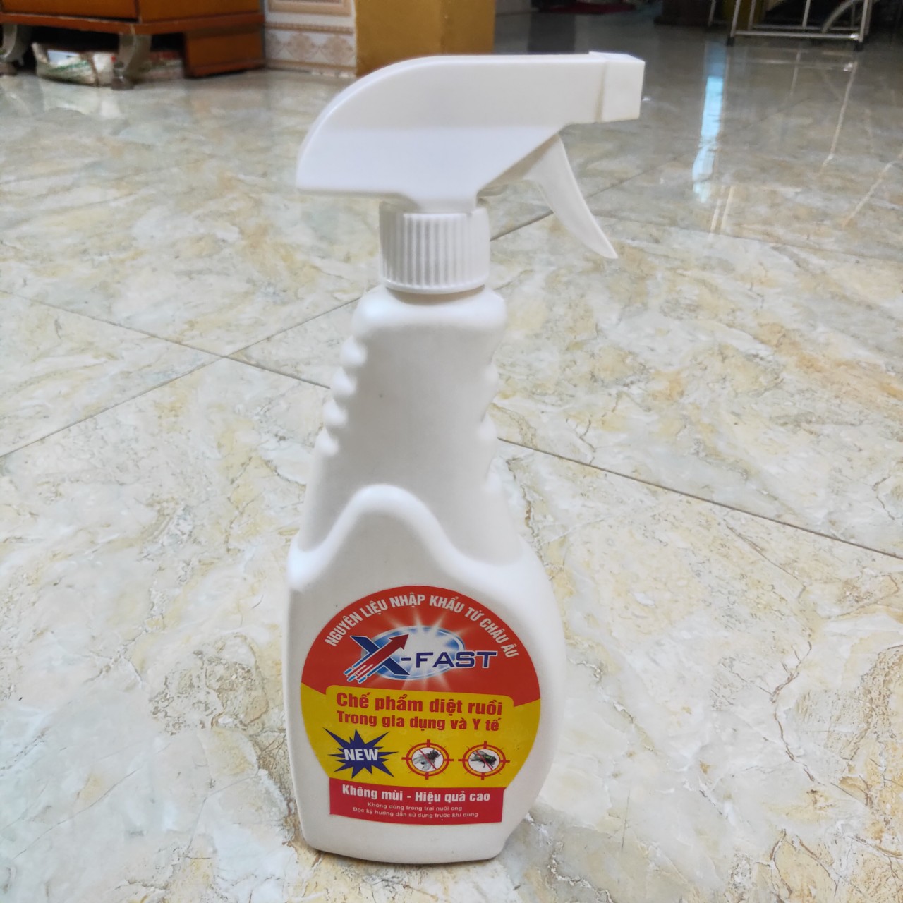 Chế phẩm diệt ruồi trong gia đình và y tế chai 350ml dạng xịt hiệu quả cao không mùi x-fast
