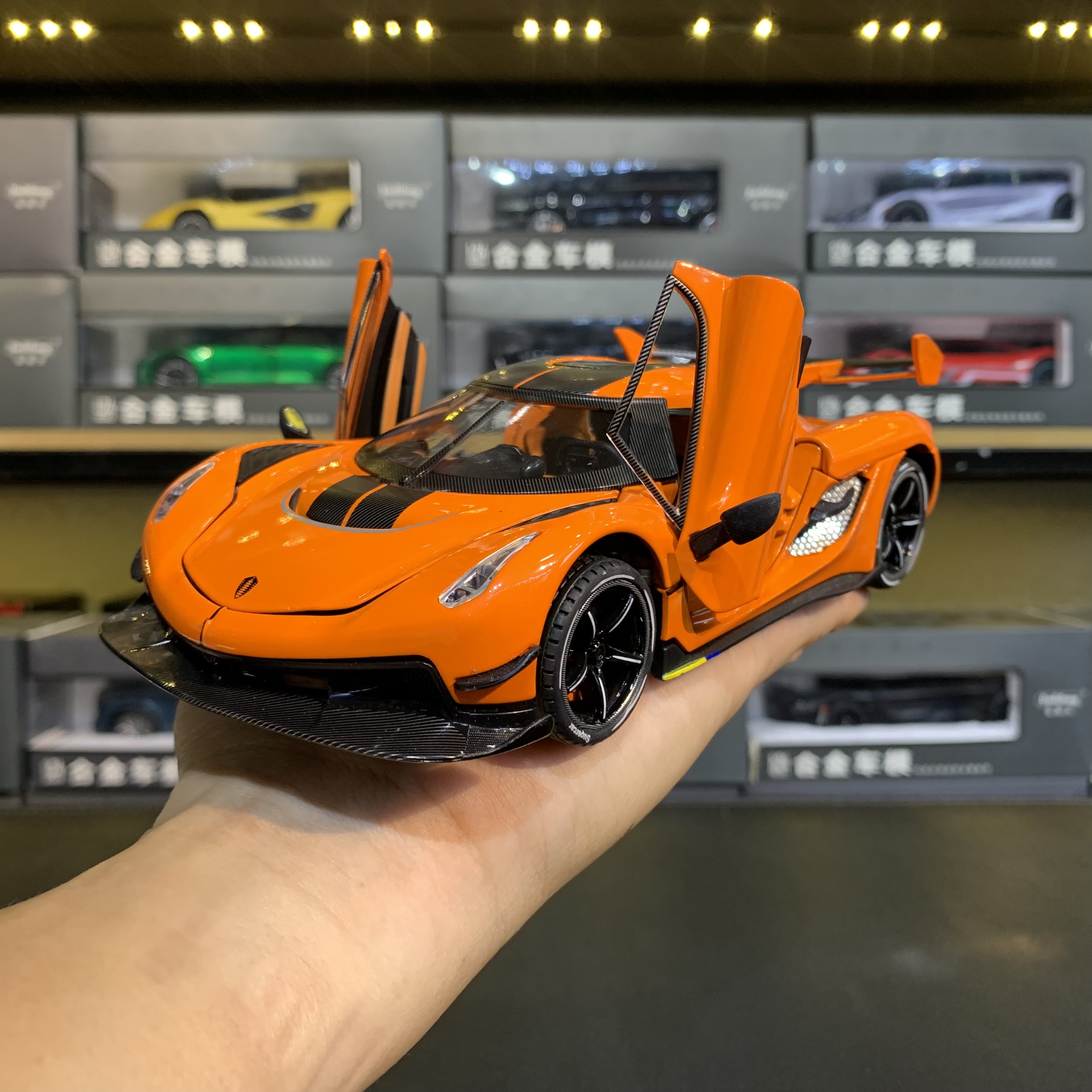 Mô hình xe Koenigsegg Jesko tỉ lệ 1:24 Chezhi