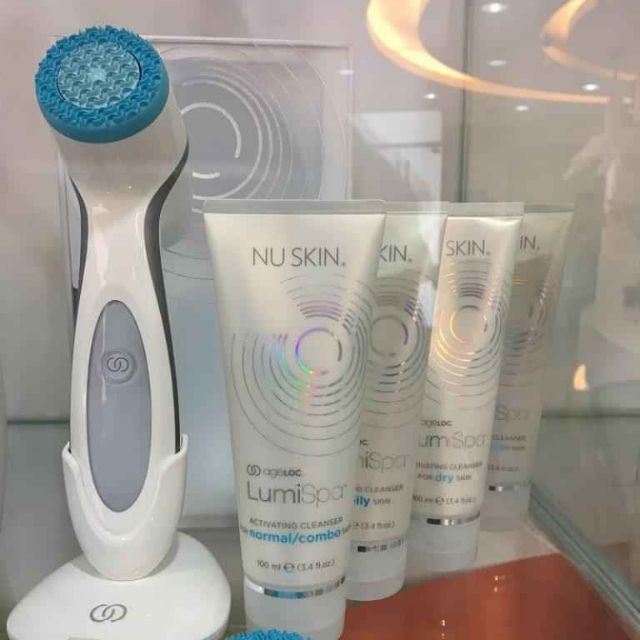 Bộ Máy và sữa rửa mặt lumispa Nuskin