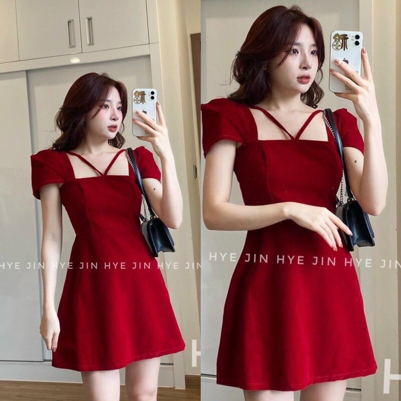 Đầm nhung cứng cổ vuông tay ngắn