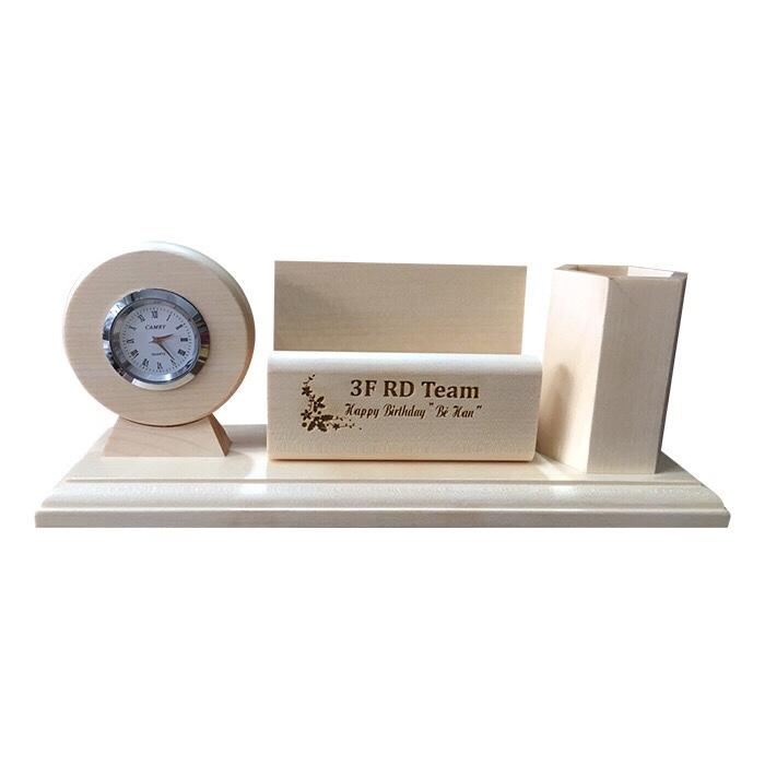 Lọ đựng bút khắc tên