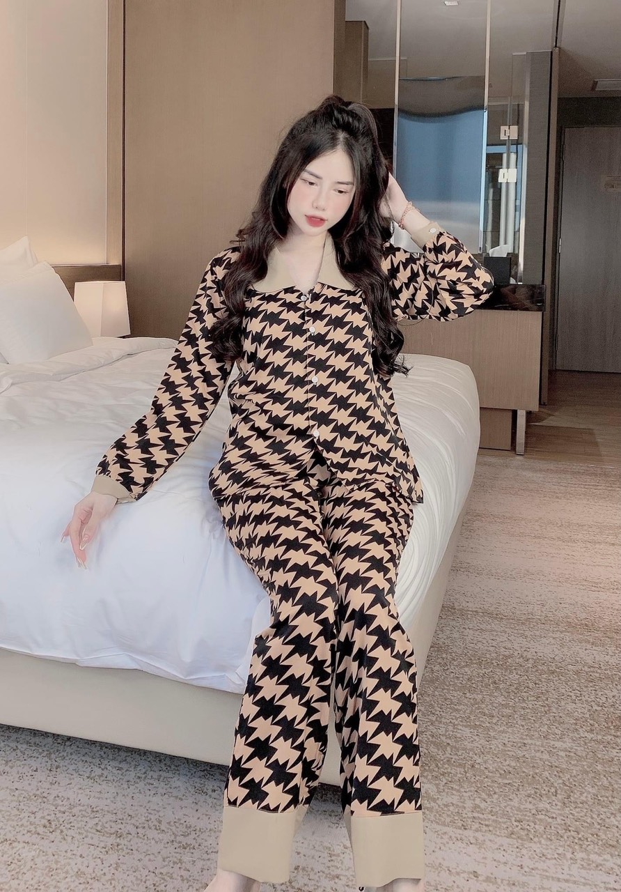 Bộ pijama tay dài quần dài cổ sen
