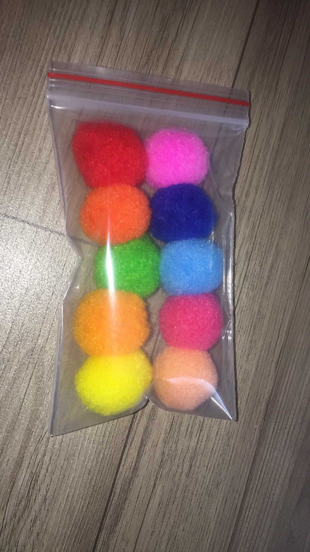 Pompom 2,5cm nhiều màu 2 túi 20 quả