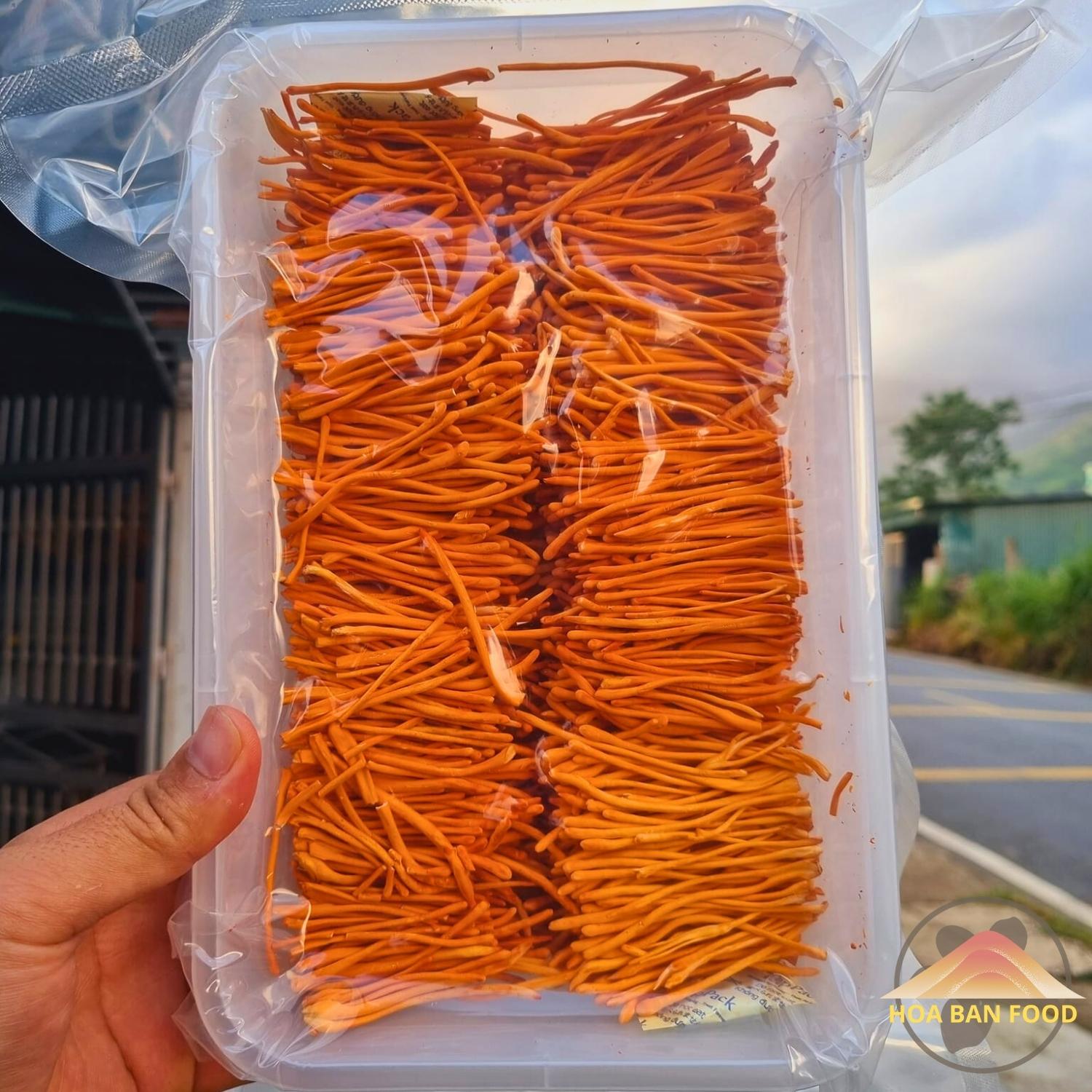Đông trùng hạ thảo Huy Cương khô sấy thăng hoa lọ 100g thượng hạng. Trà đông trùng hạ thảo ngâm rượu, ngâm mật ong, pha trà