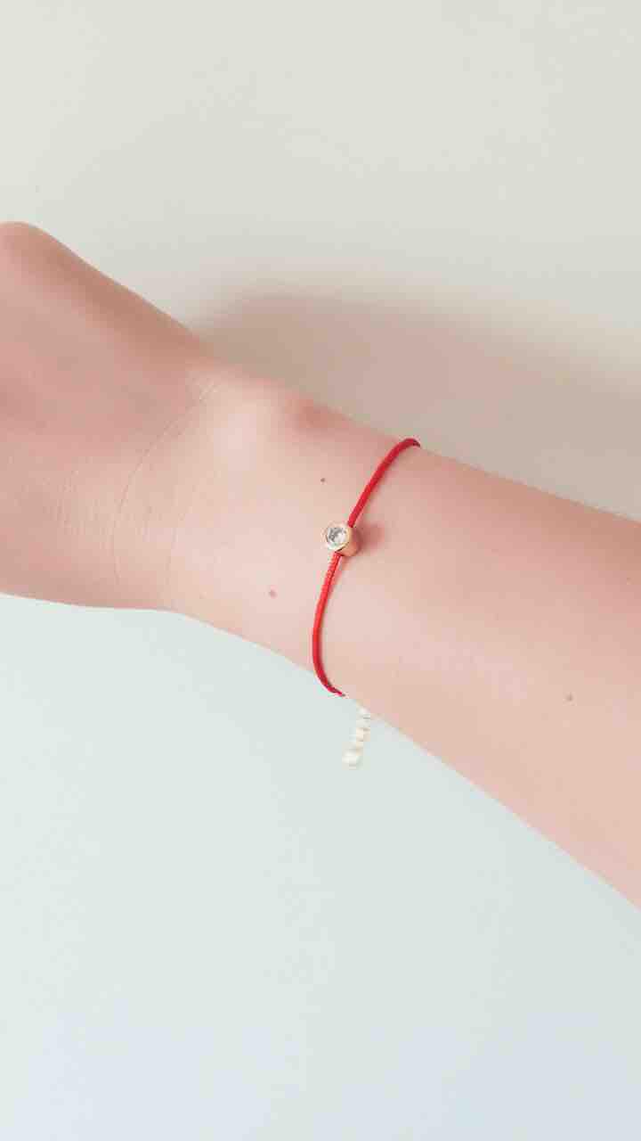 Vòng tay chỉ đỏ kim vàng thái lan