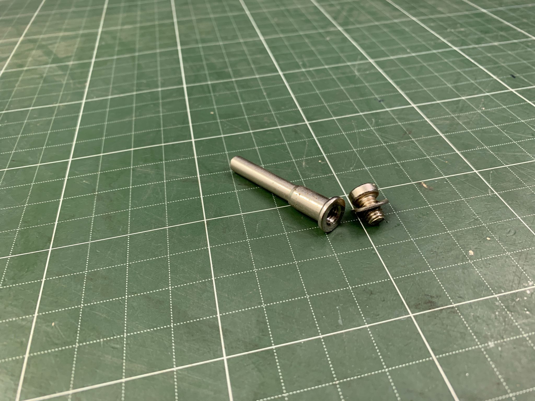 Chân giữ lưỡi cưa m6 trục 6mm