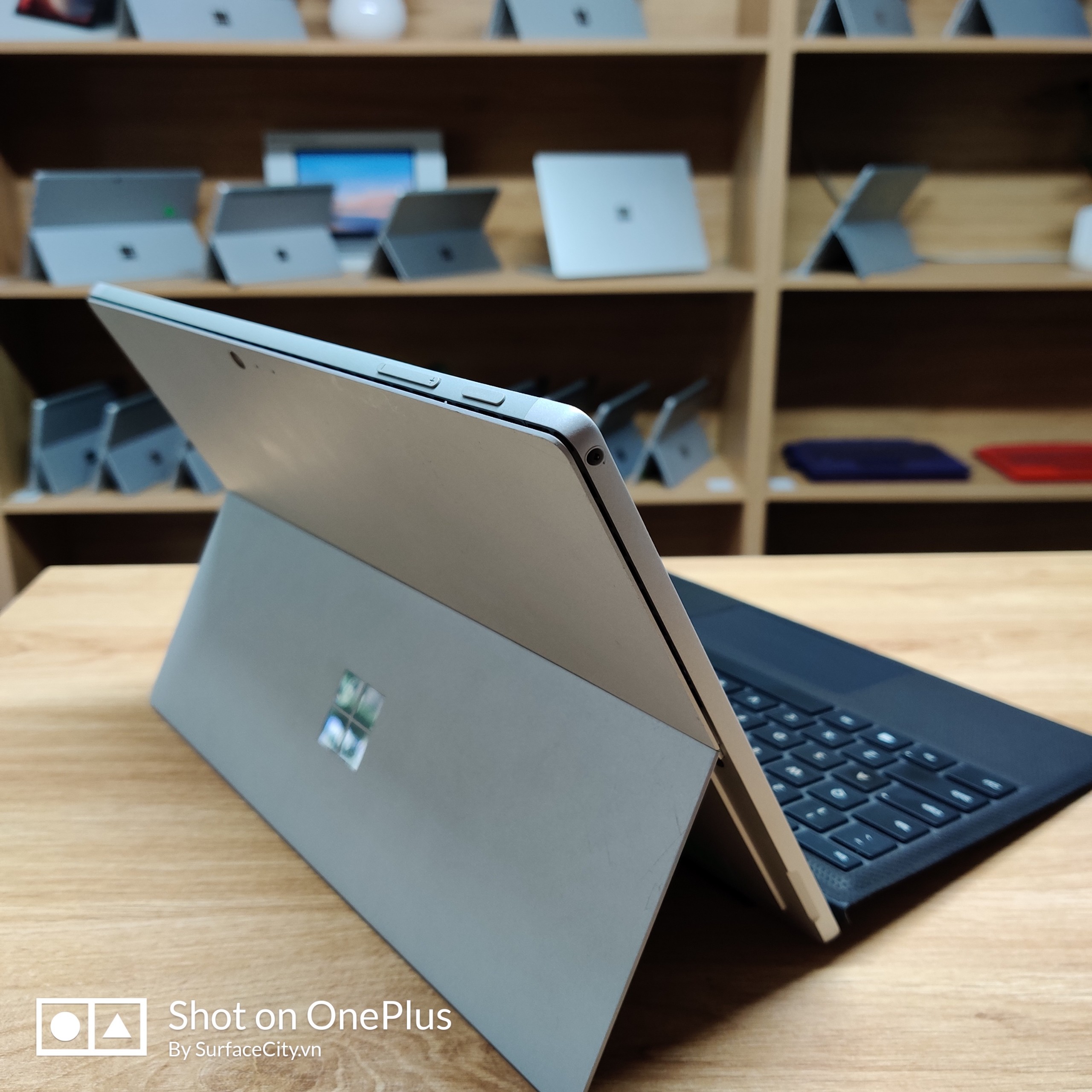 Surfacecity || Laptop Microsoft Surface Pro 5 màn hình cảm ứng - Core i5 / RAM 8GB / SSD 128GB & 256GB Likenew (Mới 99%)