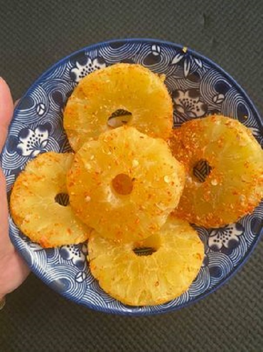 Thơm sấy dẻo lắc muối ớt - siêu ngon 250g