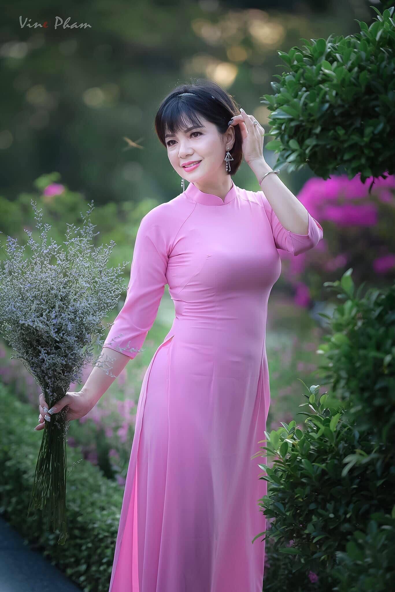 Áo Dài Trơn Đồng Phục Học Sinh- Công Sở Cao Cấp Tôn Dáng Giá Rẻ(Không Kèm Quần)