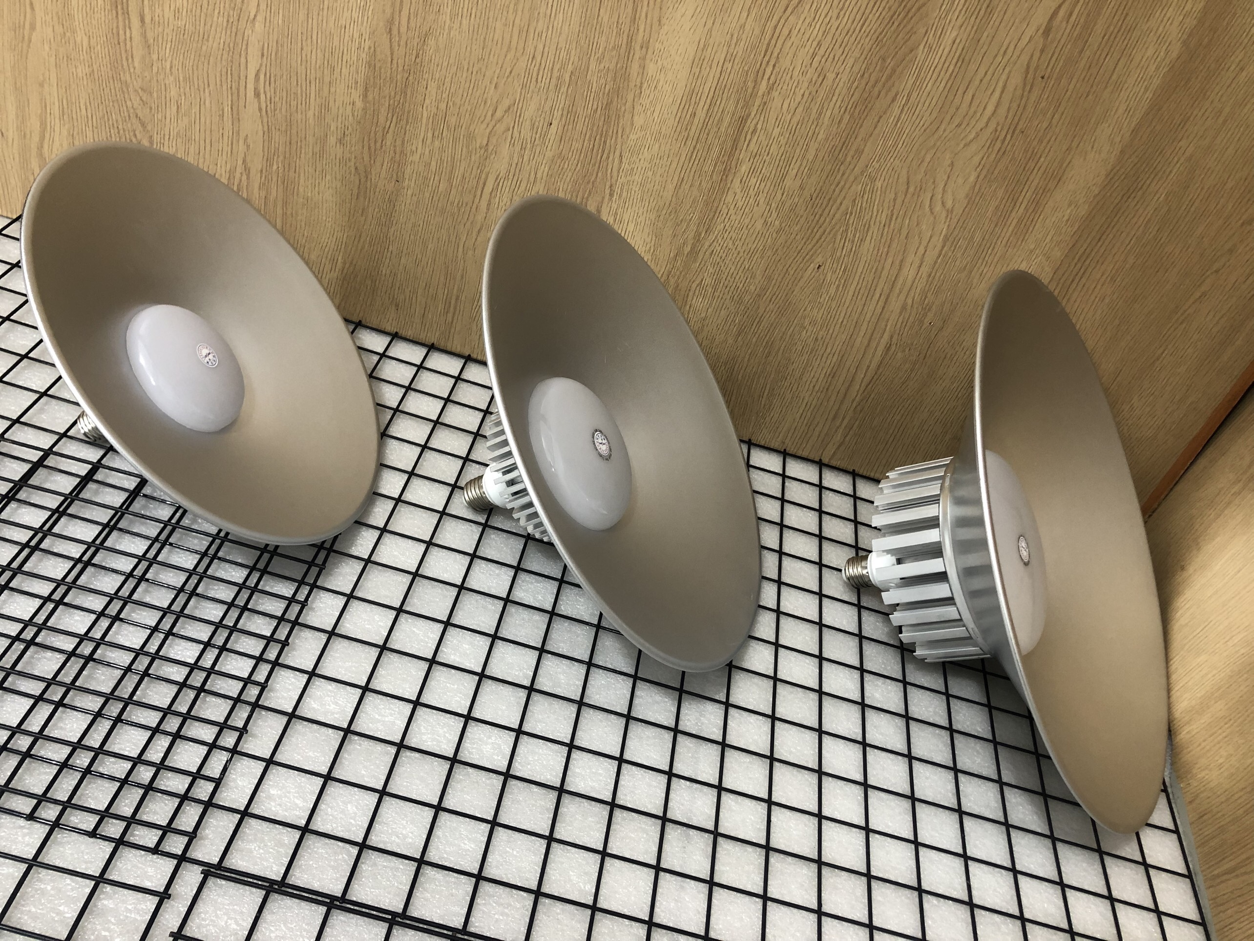 Đèn LED pha xưởng công nghiệp (Lowbay) loại đuôi vặn E27 - chiếu sáng nhà máy kho chứa..công suất 30W, 50w, 100w siêu sáng ( sáng trắng )