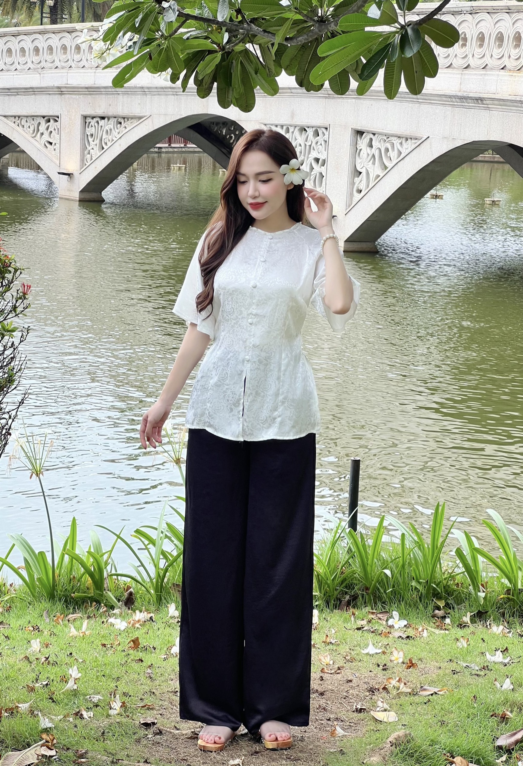 Đồ bộ bà ba nữ, bộ bà ba cách tân đi chùa, đồ lam đi chùa nữ cao cấp vải lụa gấm - cn104
